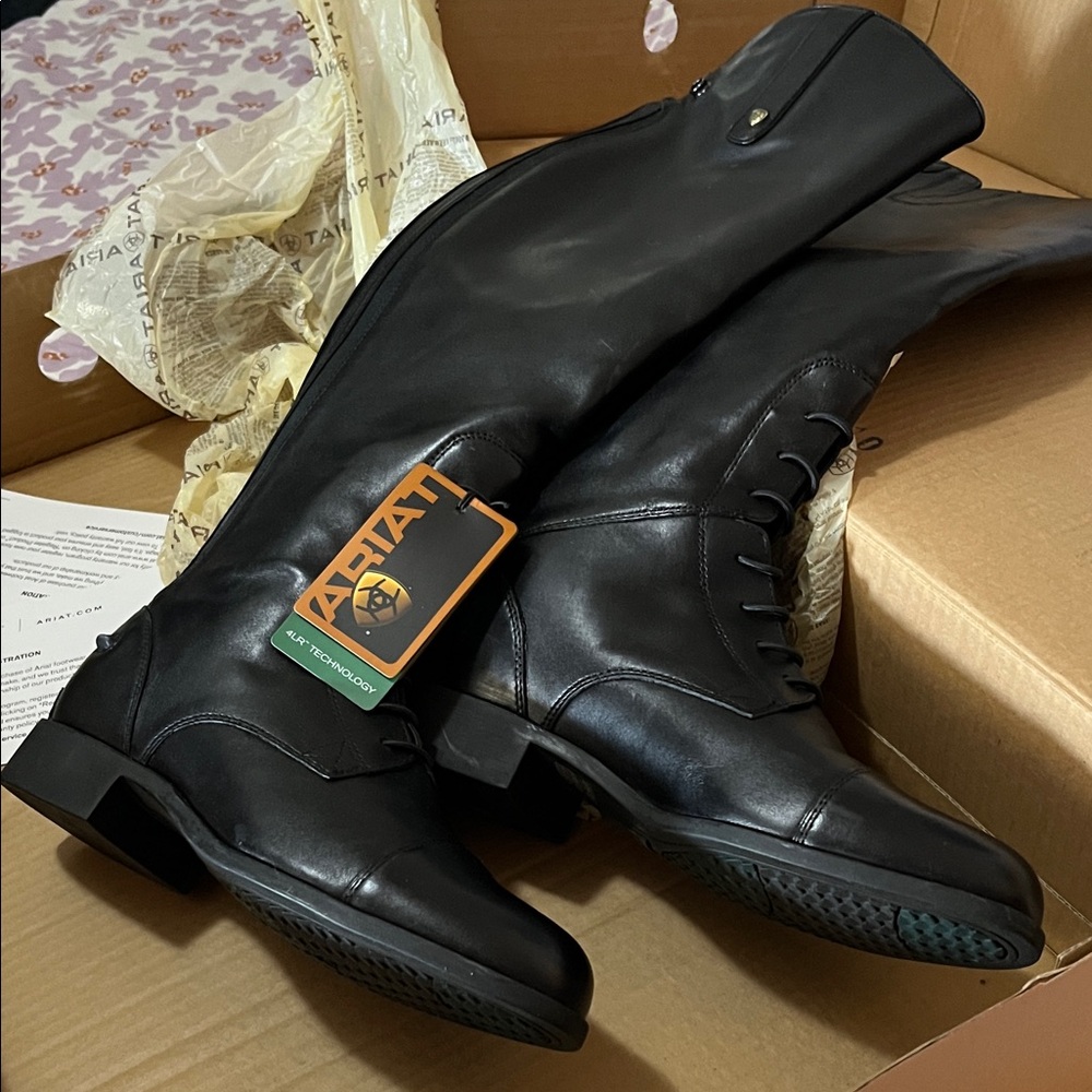 Ariat women’s Black Leather Heritage Field Boots - Contour Full Zip. NWT.